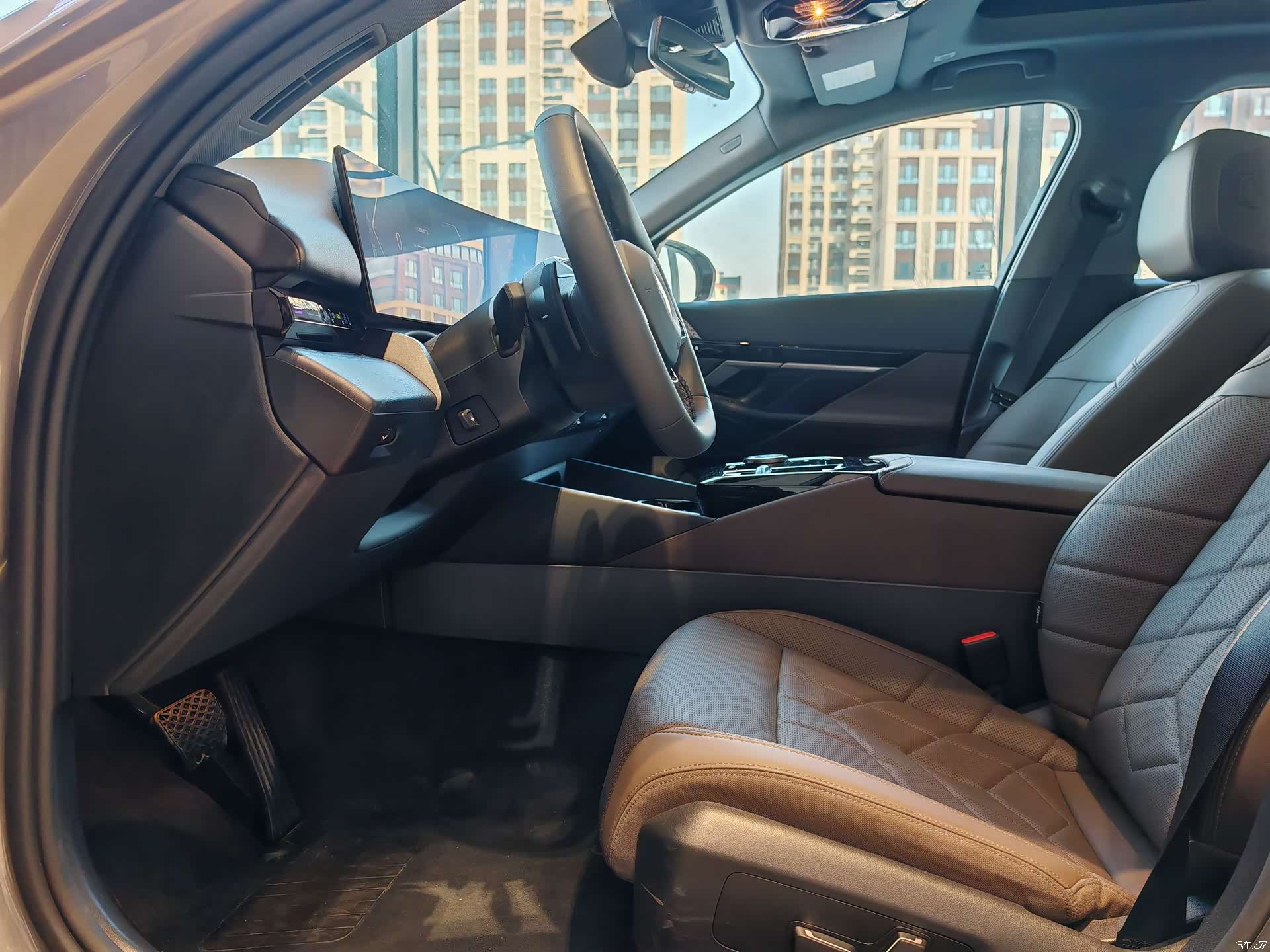 BMW 5 Series, 2025 13