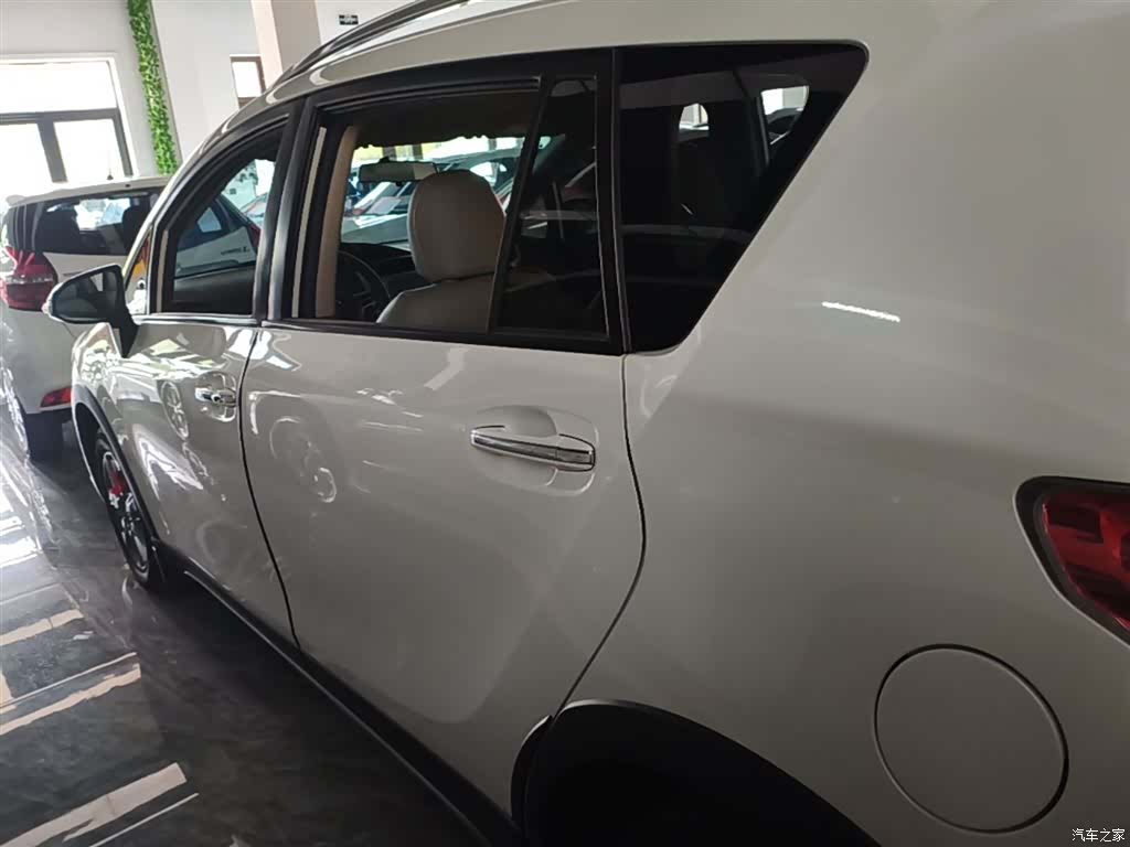 Toyota 180E, 2015 все фото
