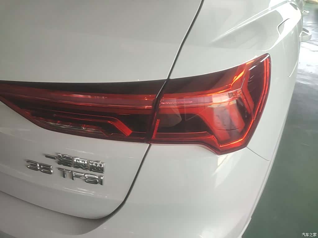 Audi Q3, 2022 8