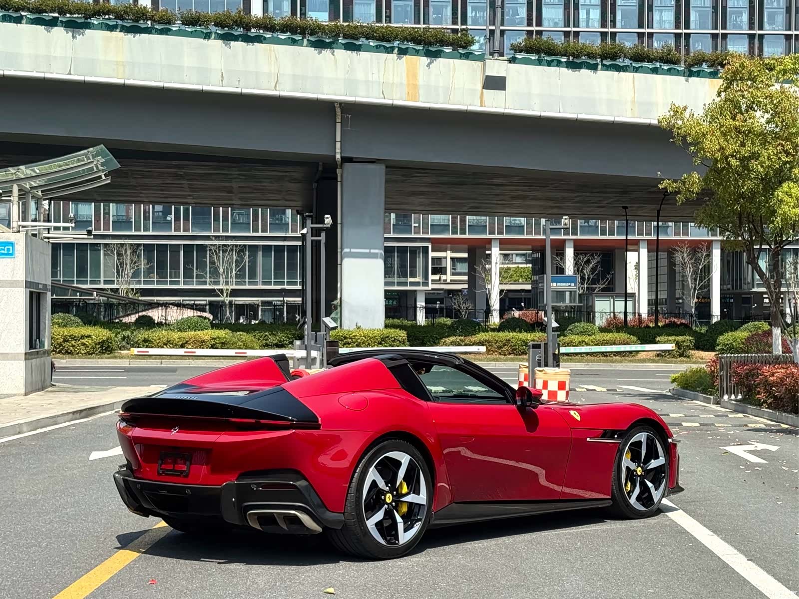Ferrari 12Cilindri, 2026 7