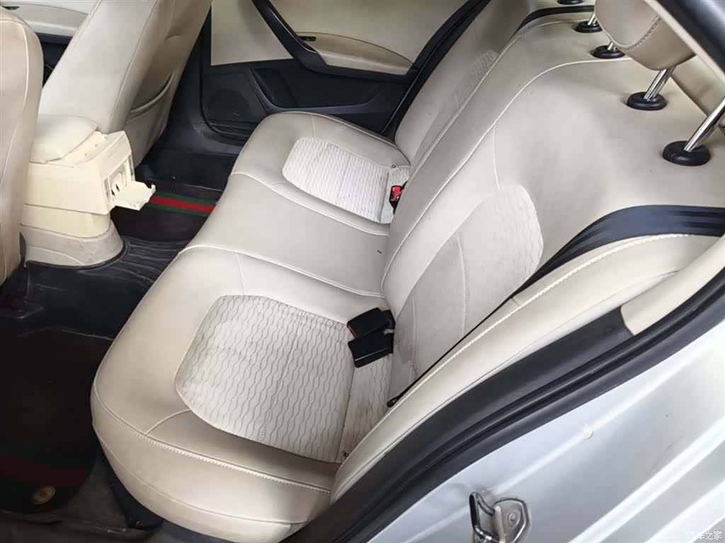 Skoda Rapid, 2014 17