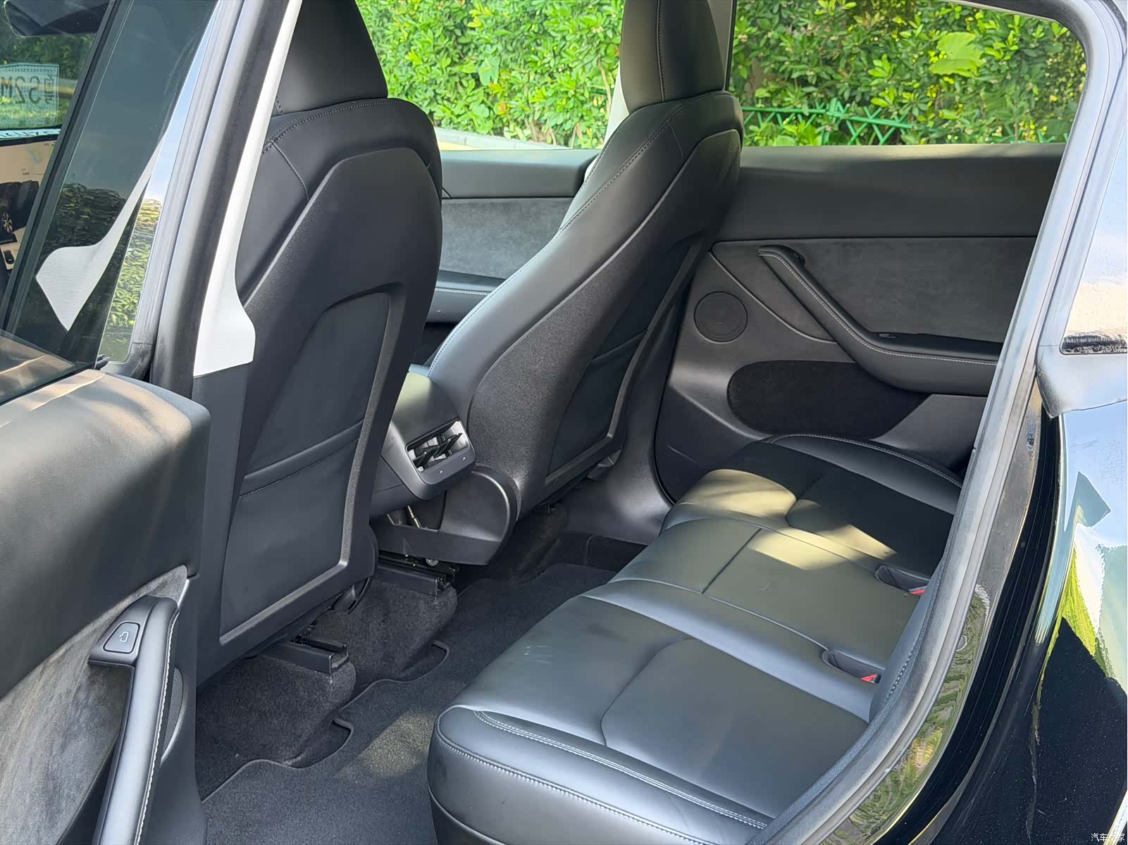 Tesla Model Y, 2023 все фото