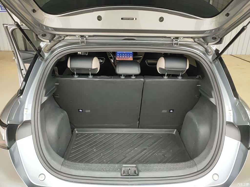BYD Dolphin, 2023 19