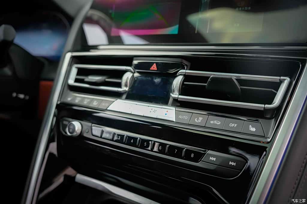 BMW 8 Series, 2021 34