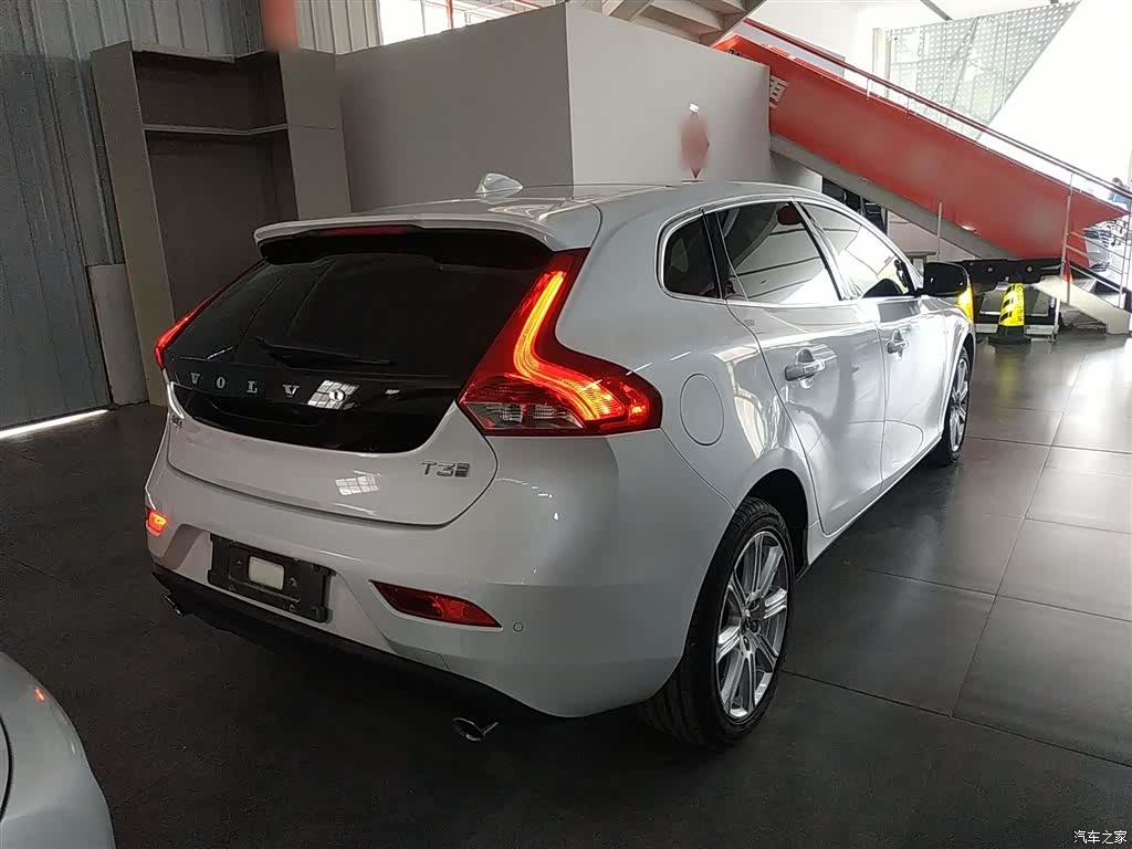 Volvo V40, 2019 7