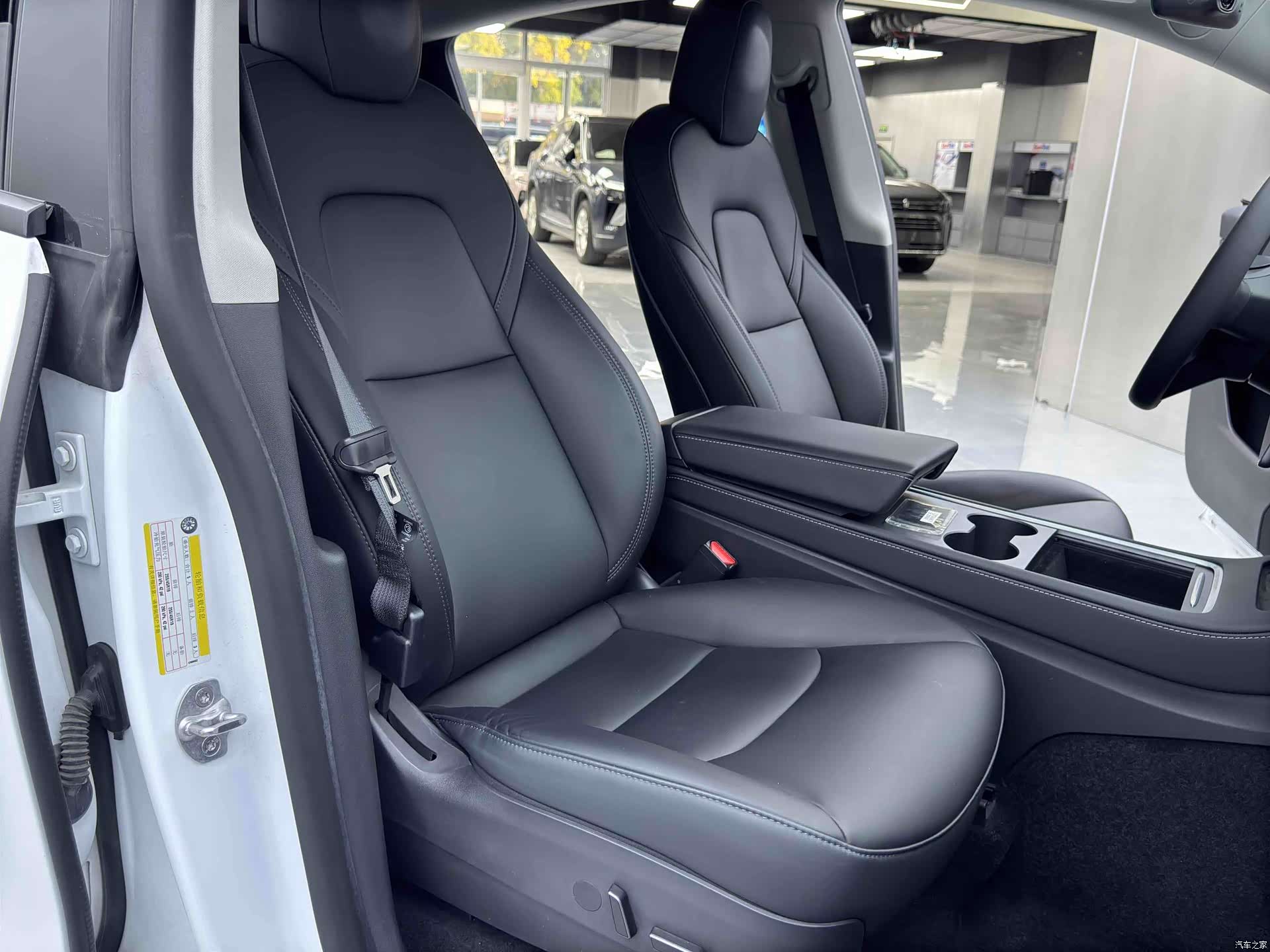 Tesla Model Y, 2022 17