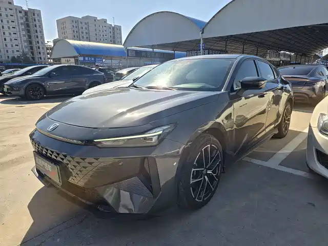 Changan UNI-V iDD 2024 — купить из Китая под заказ