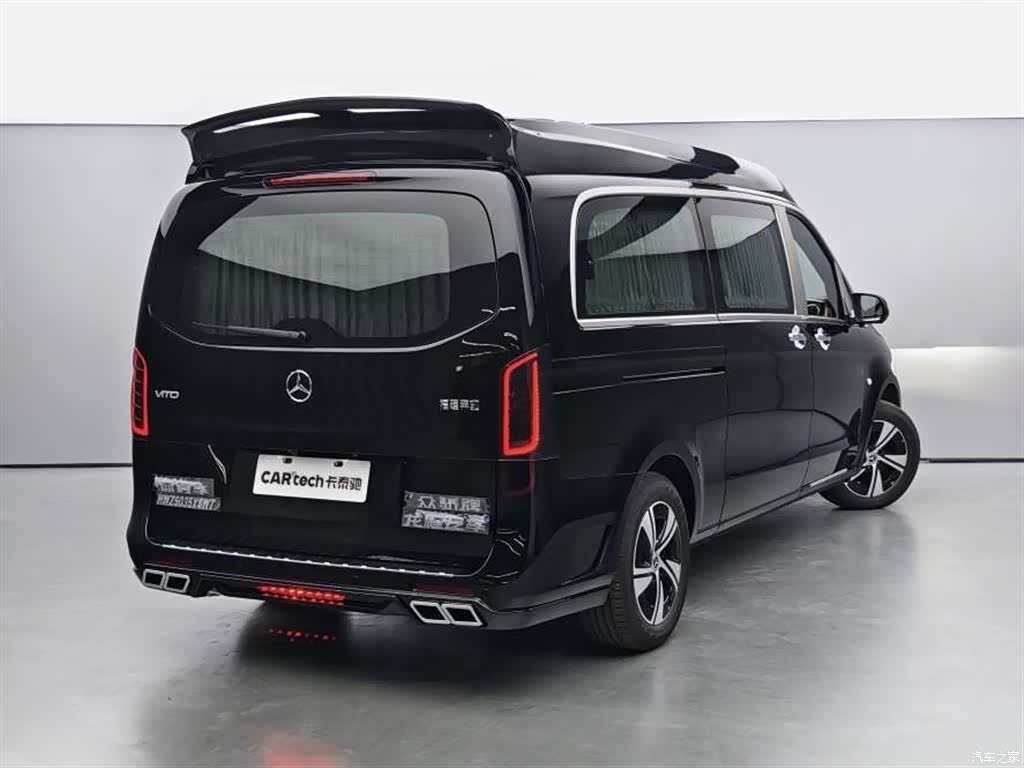 Mercedes-Benz 7, 2023 3