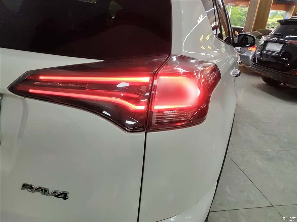 Toyota RAV4, 2017 8