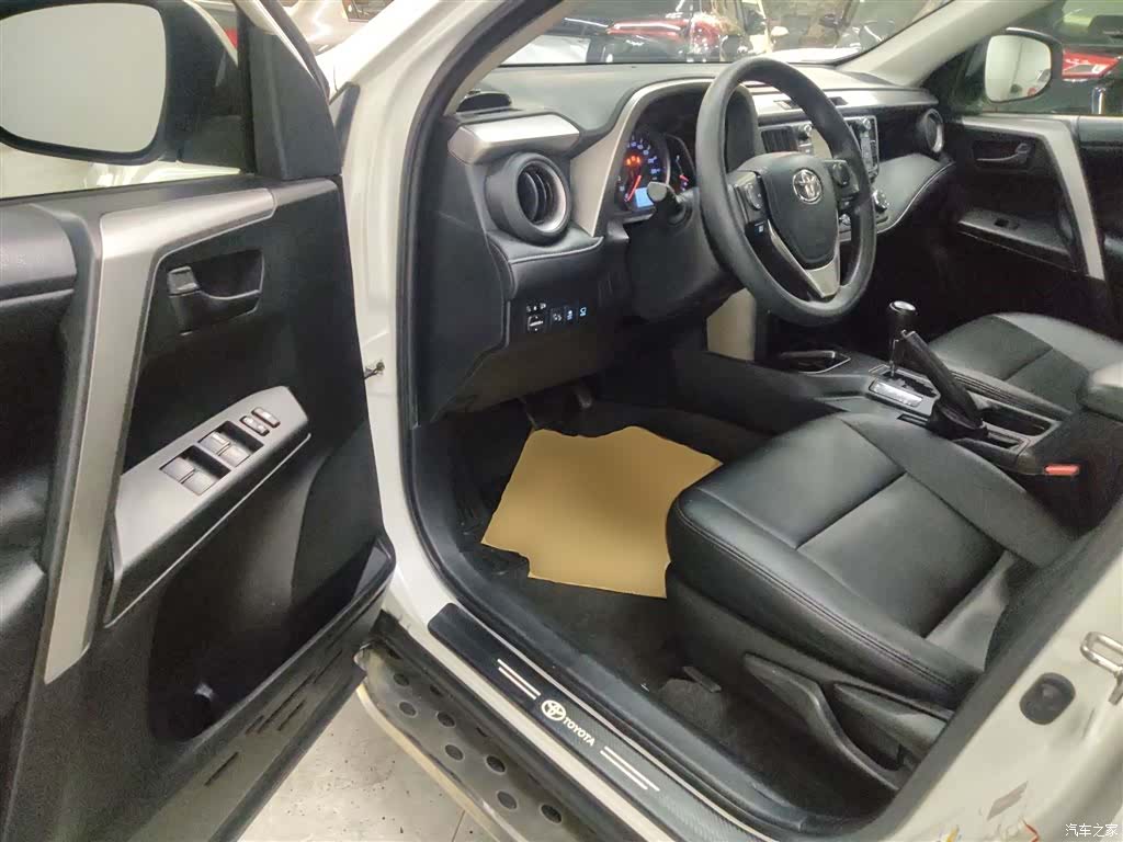 Toyota RAV4, 2017 16
