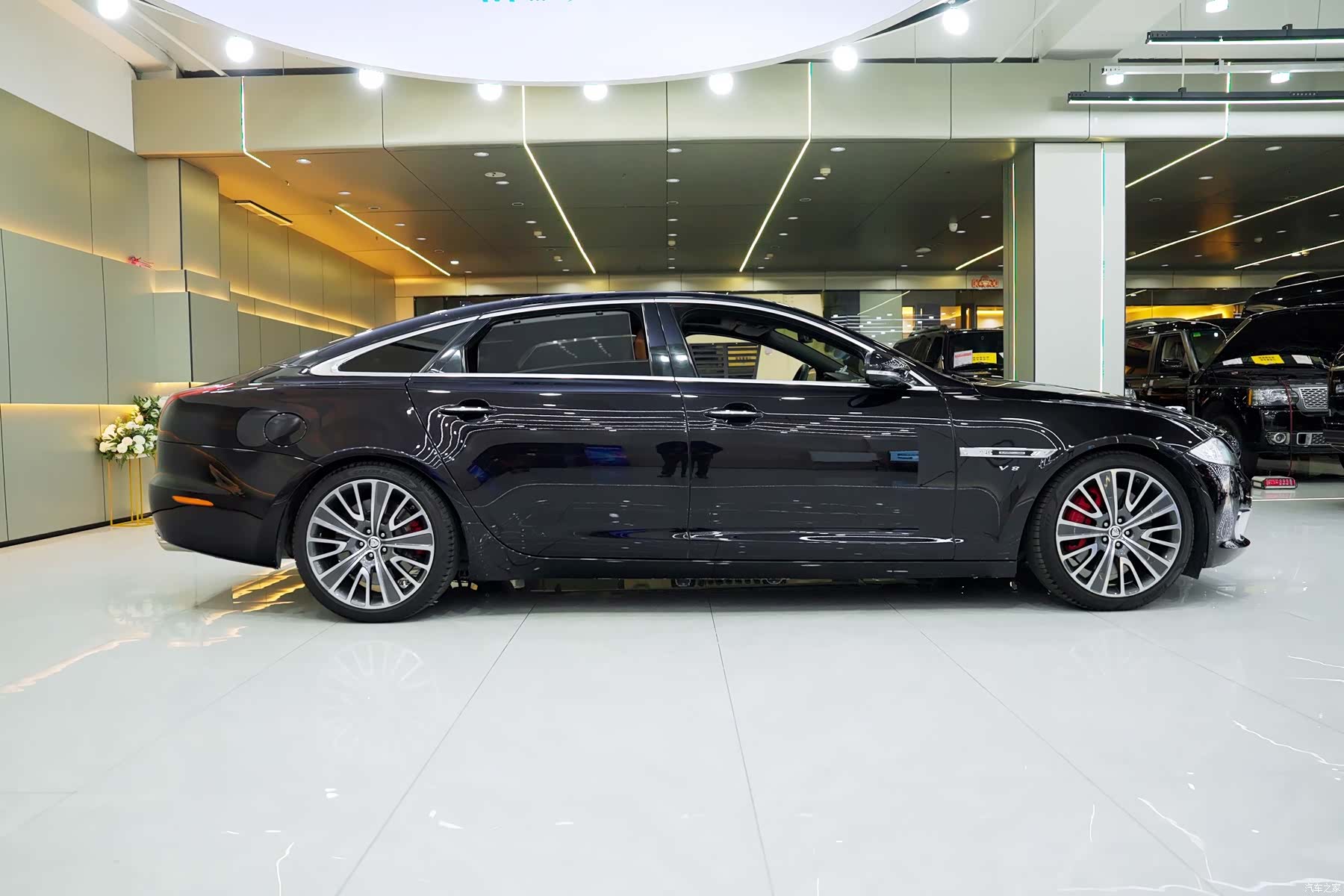 Jaguar XJ, 2014 8