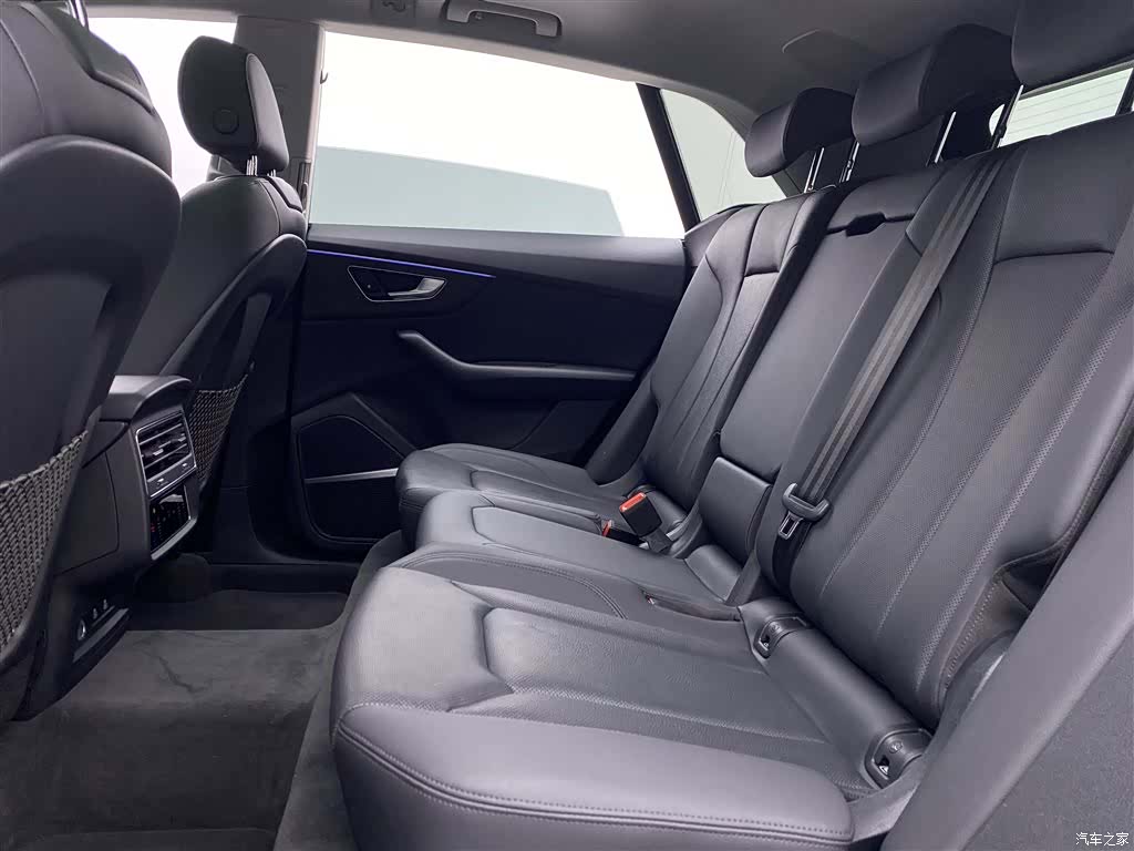 Audi Q8, 2022 8