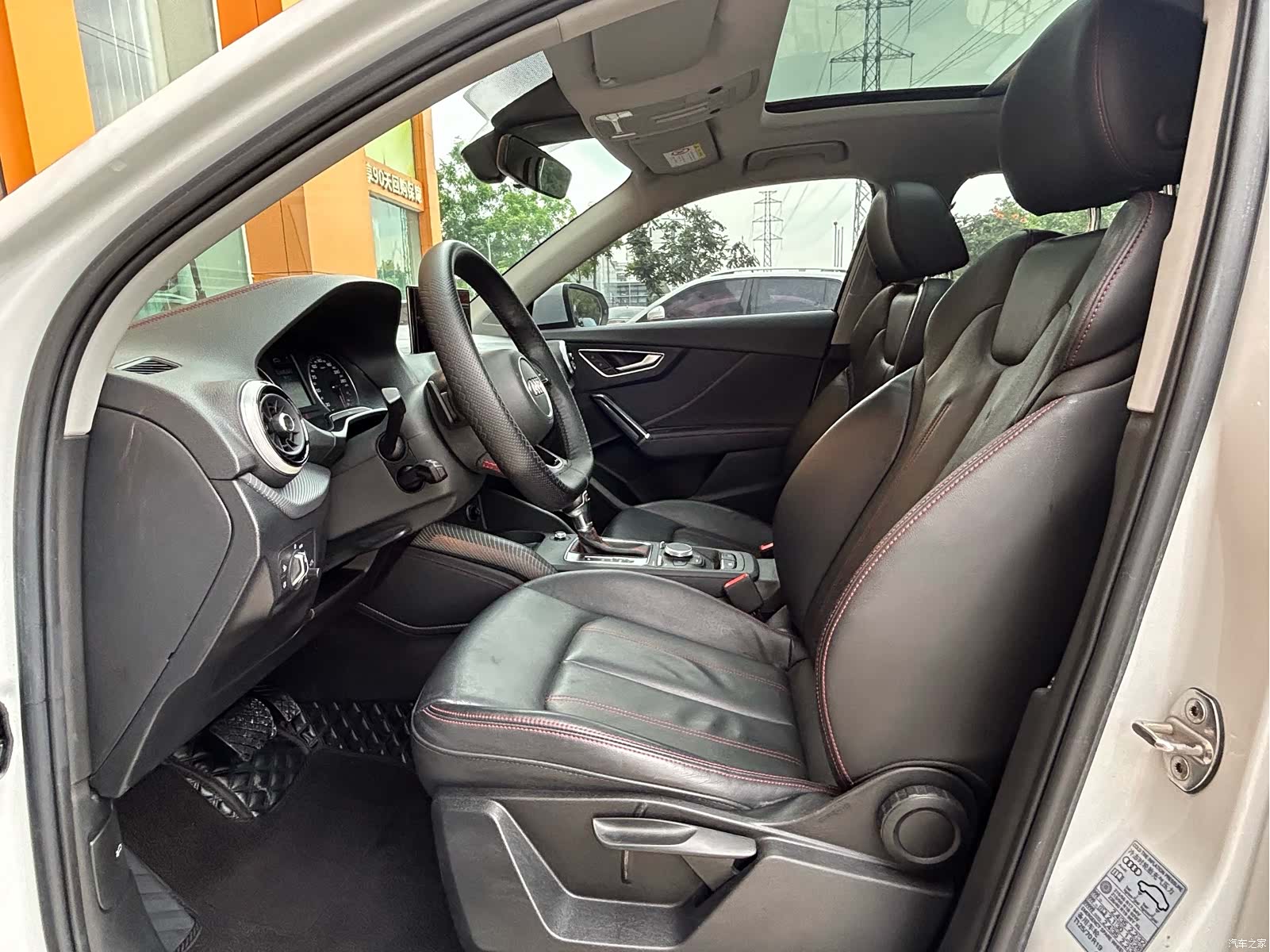 Audi Q2L, 2023 10