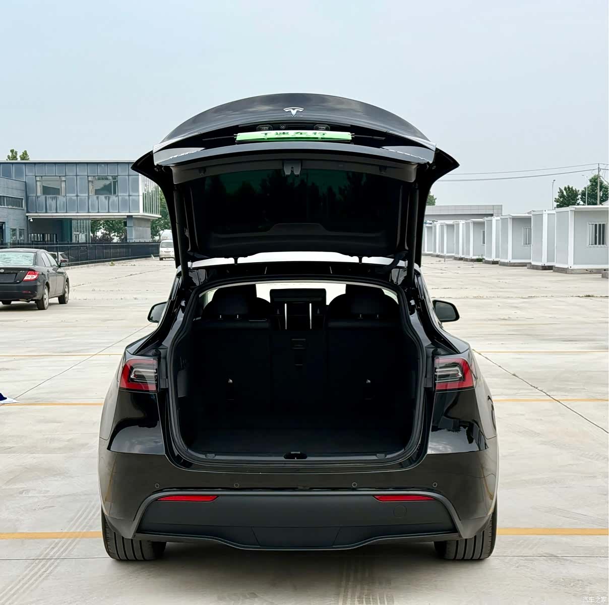 Tesla Model Y, 2023 9