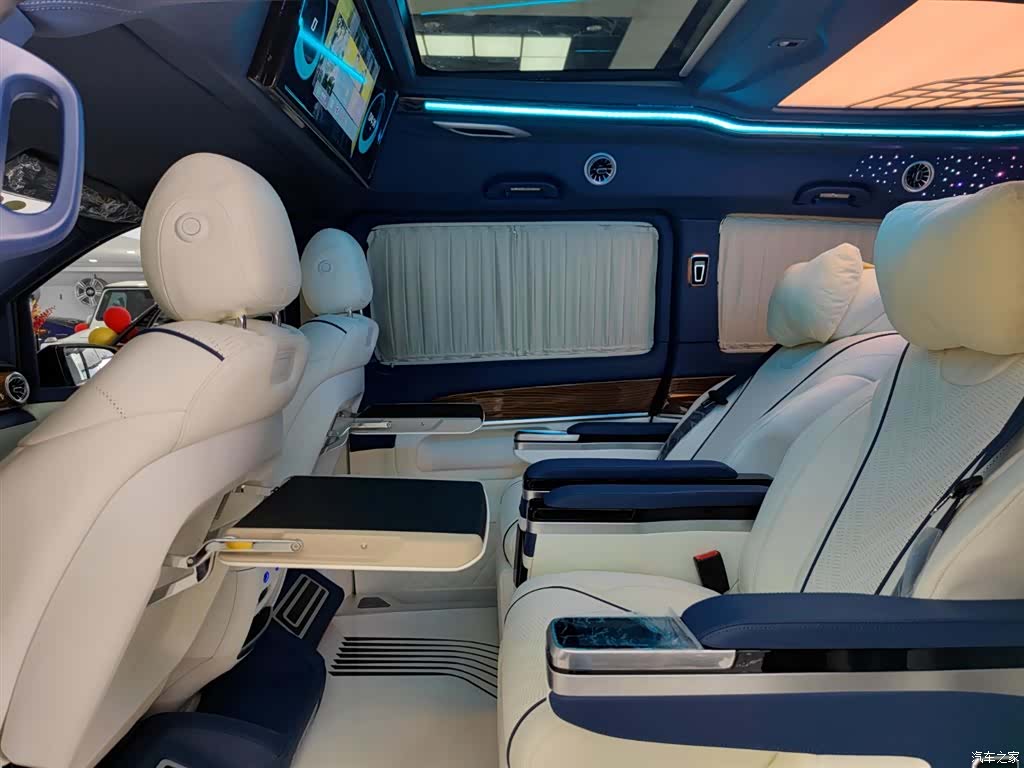 Mercedes-Benz V-Class, 2023 21