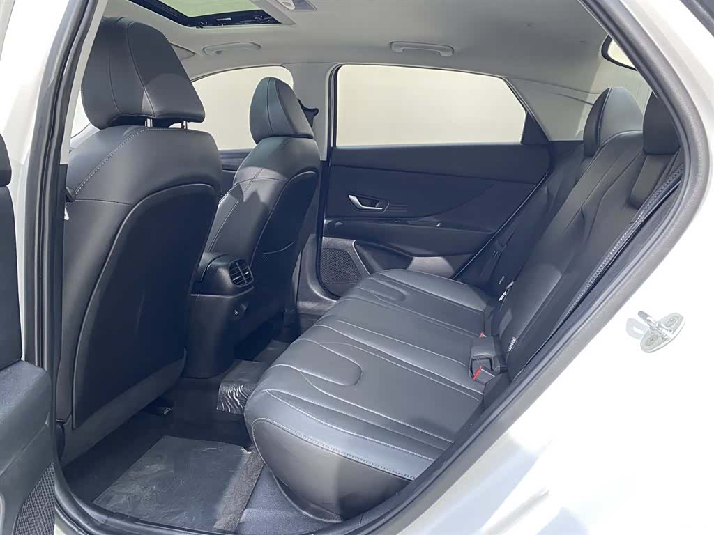 Hyundai Elantra, 2023 22