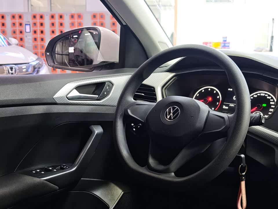 Volkswagen Exploring the shadow