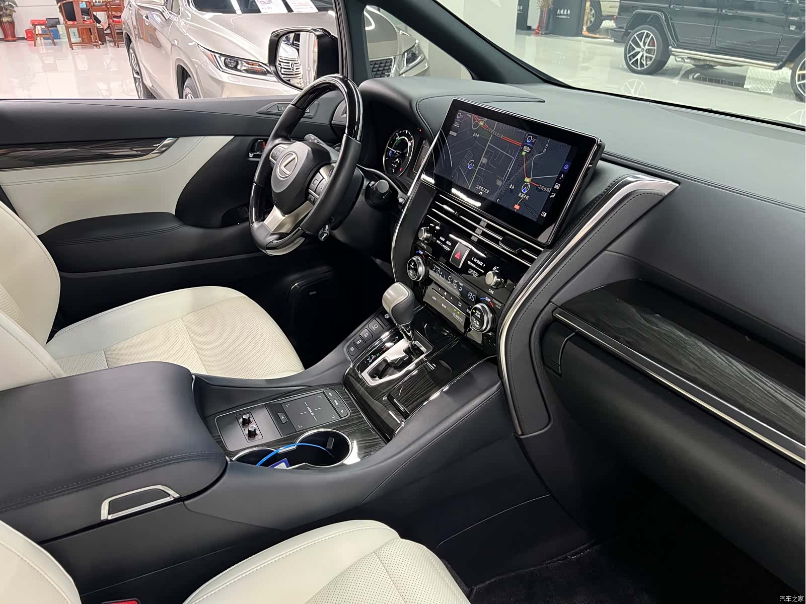 Lexus LM, 2021 18