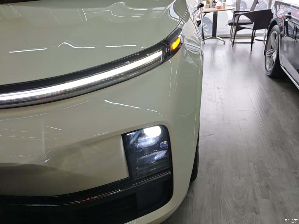 Li Auto L8, 2023 24