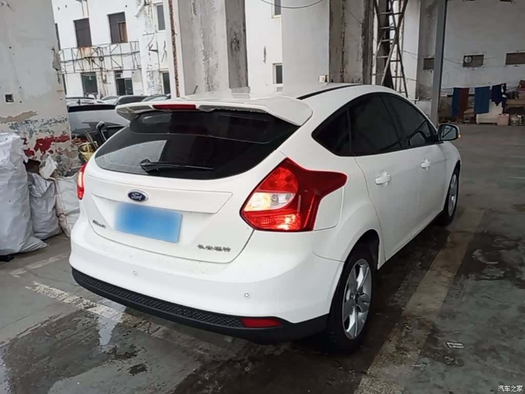 Ford Focus, 2015 7