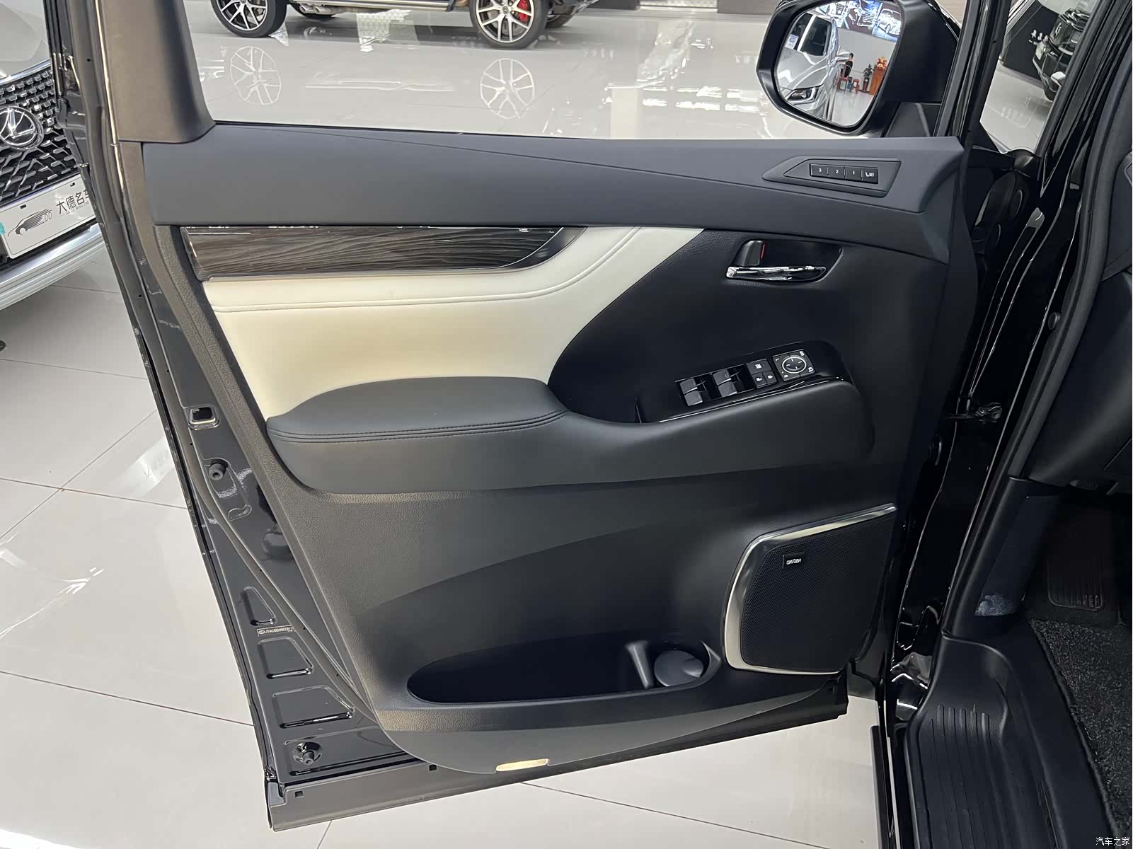 Lexus LM, 2021 19