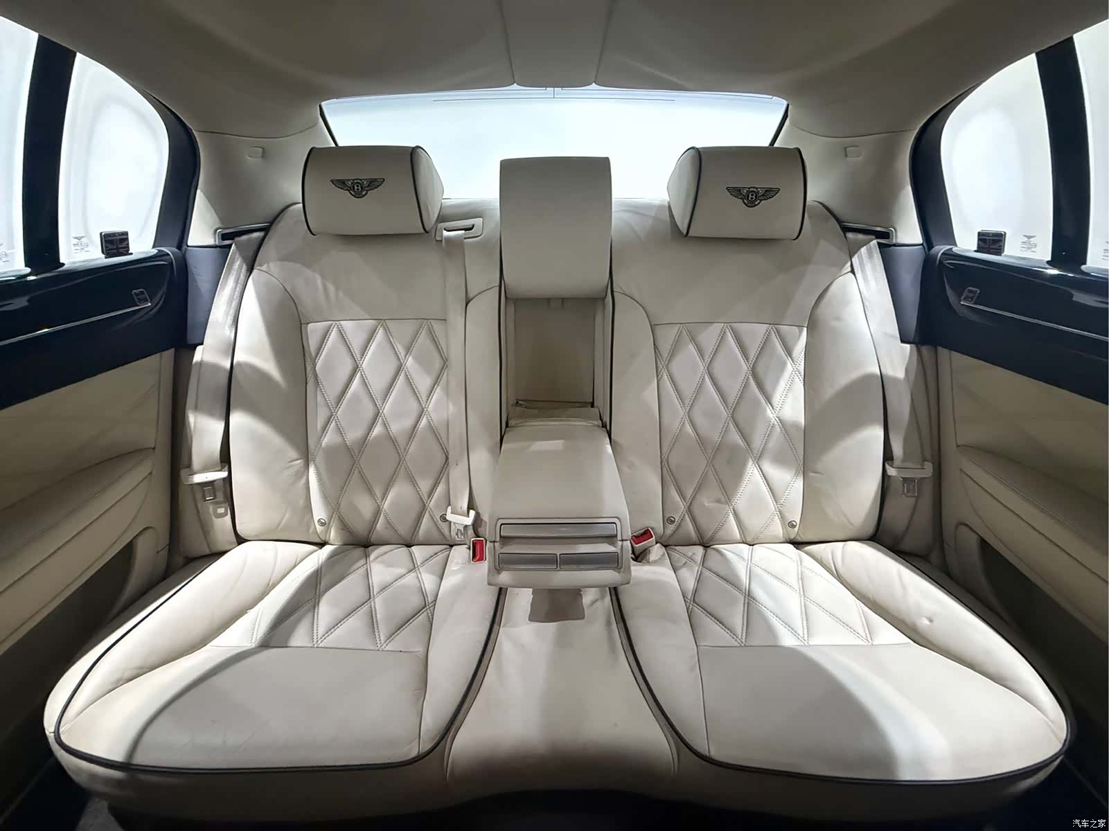 Bentley Flying Spur, 2010 8