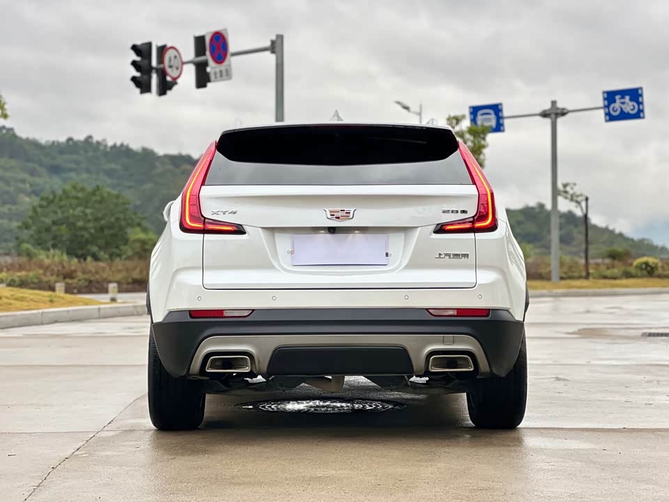 Cadillac XT4