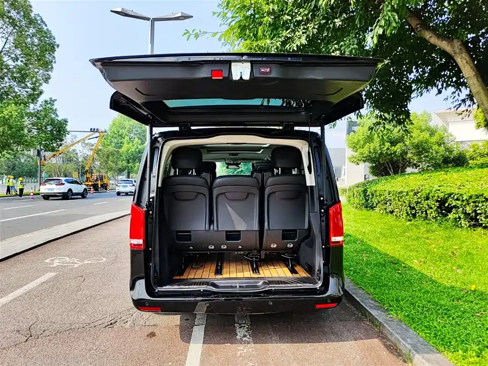 Mercedes-Benz V-class