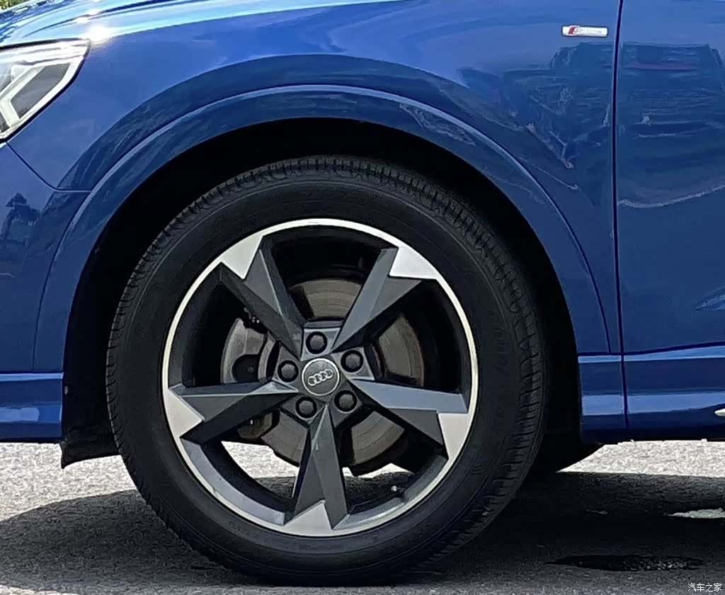 Audi Q3, 2019 10