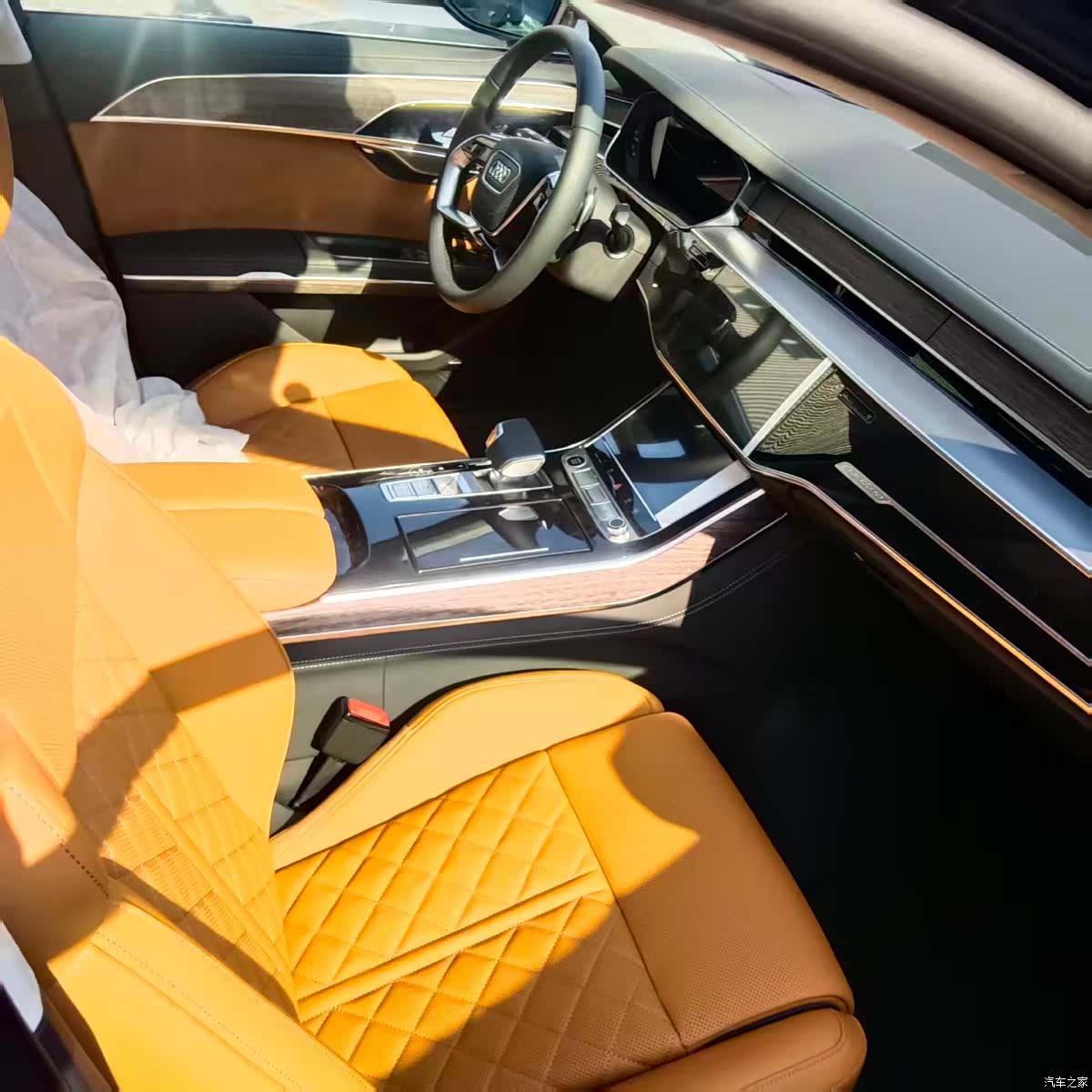 Audi A8L, 1900 4