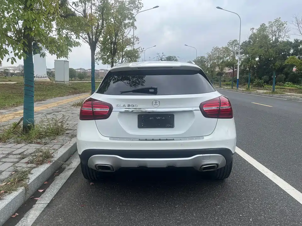 Mercedes-Benz GLA