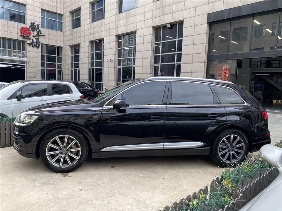 Audi Q7 Audi Q7