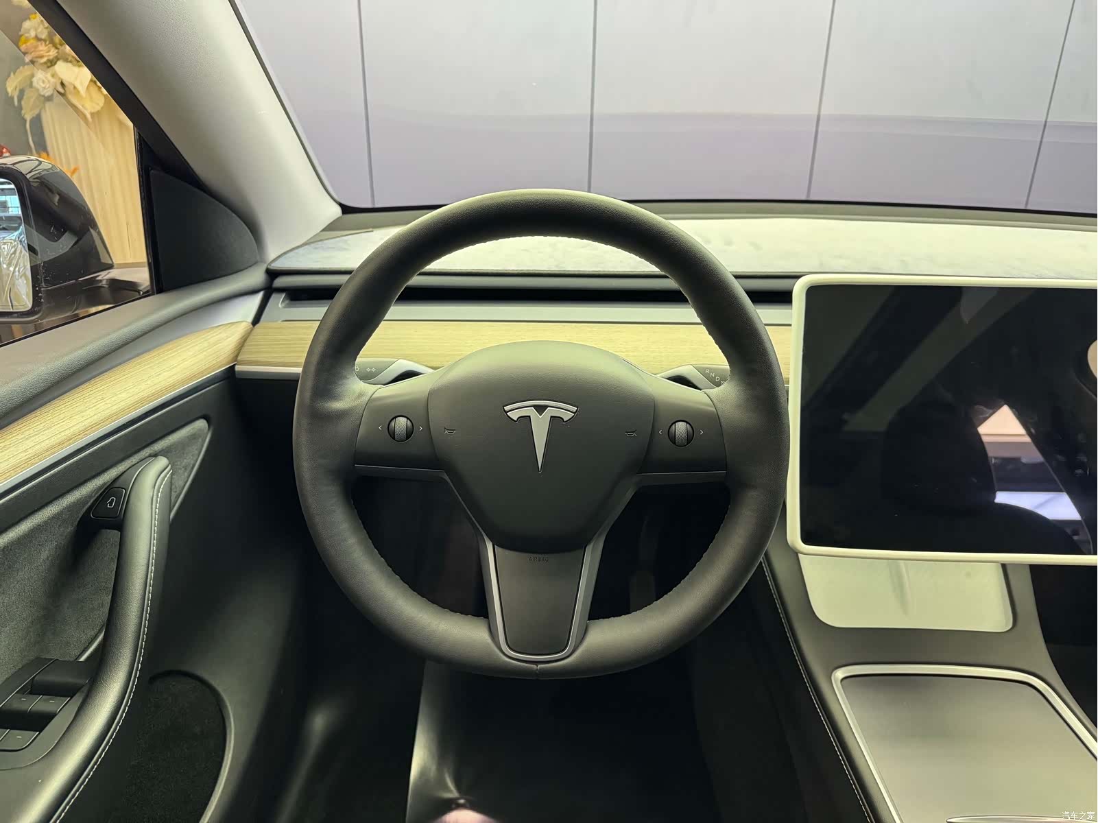 Tesla Model Y, 2023 6