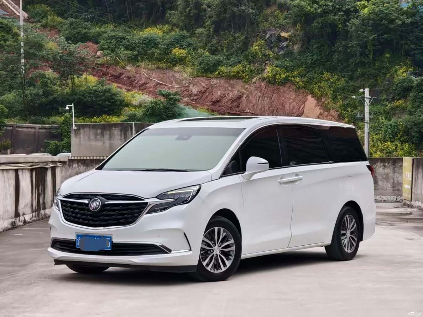 Buick GL8, 2021 1