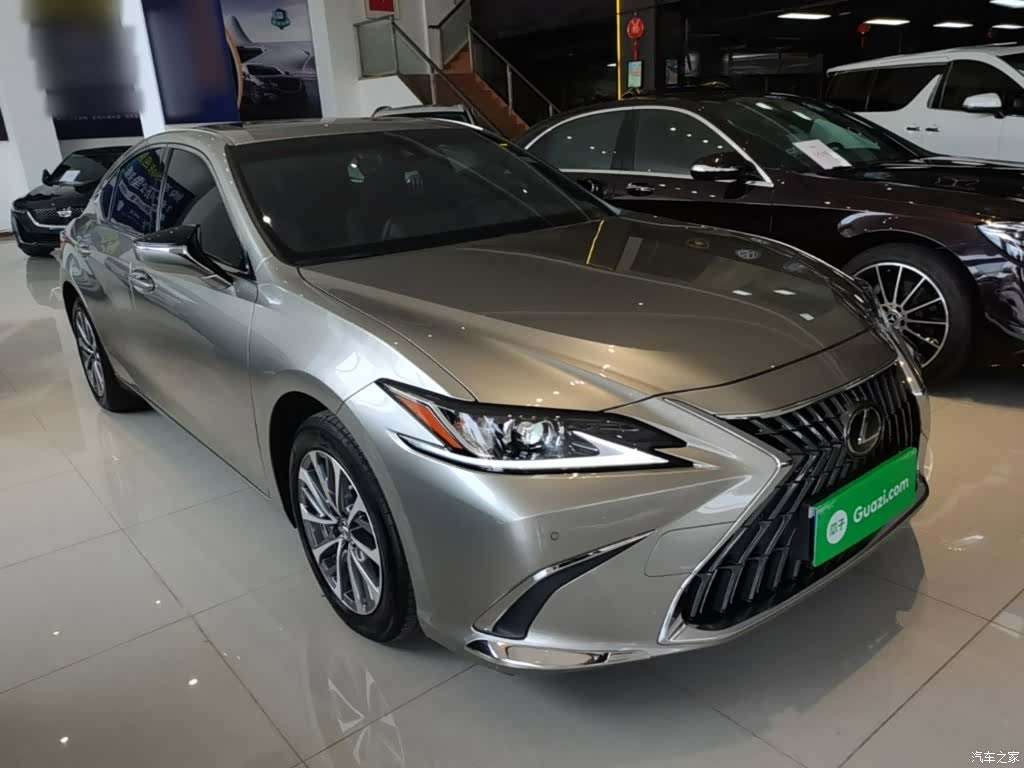 Lexus ES, 2022 4