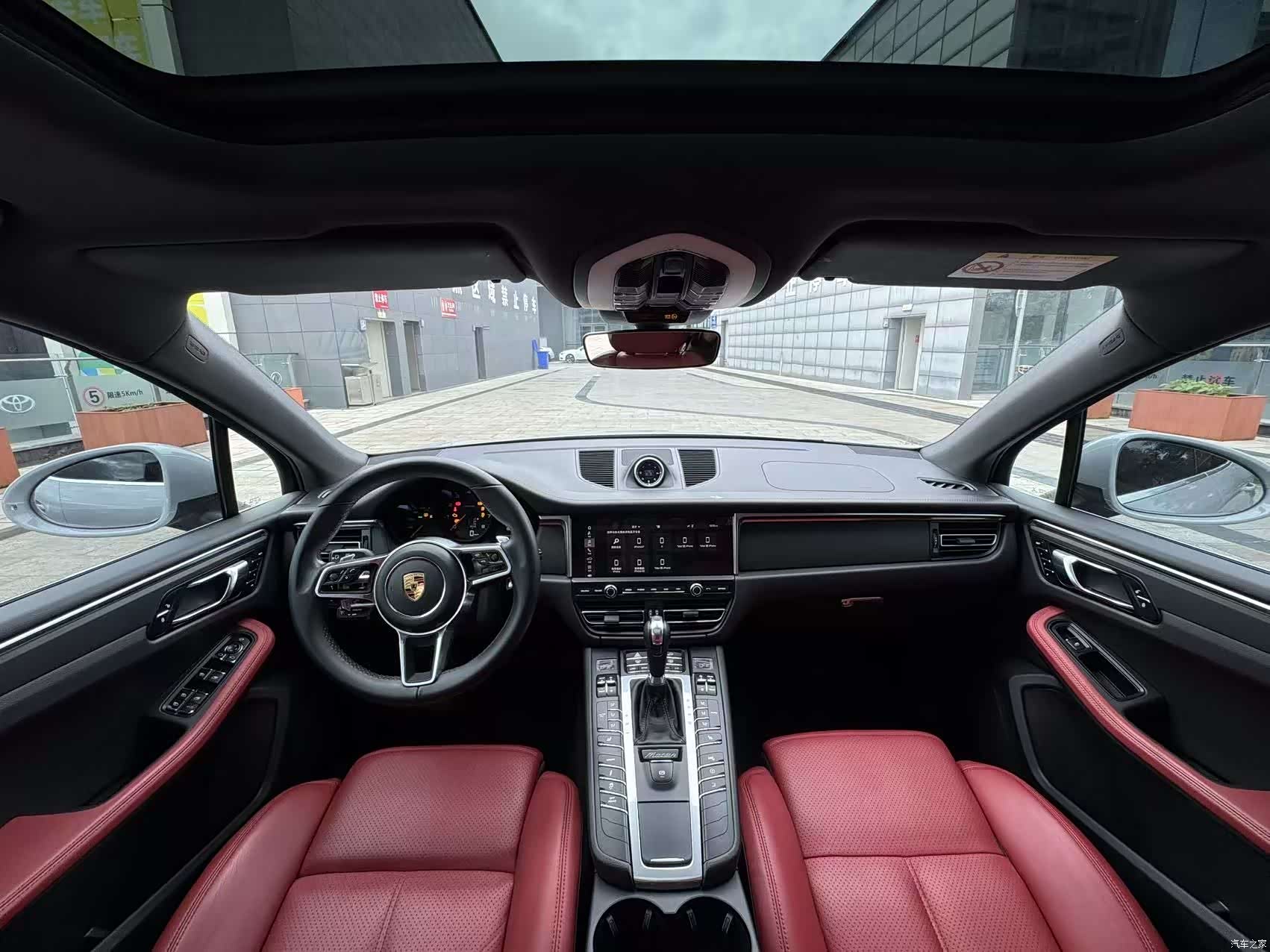 Porsche Macan, 2019 все фото