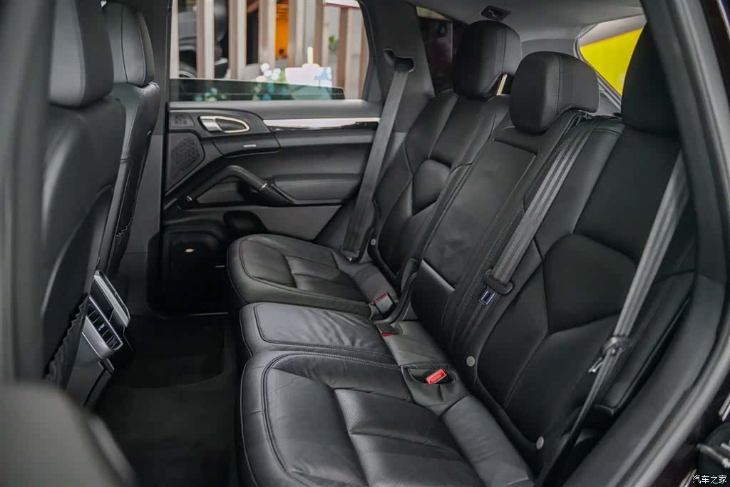 Porsche Cayenne, 2016 9
