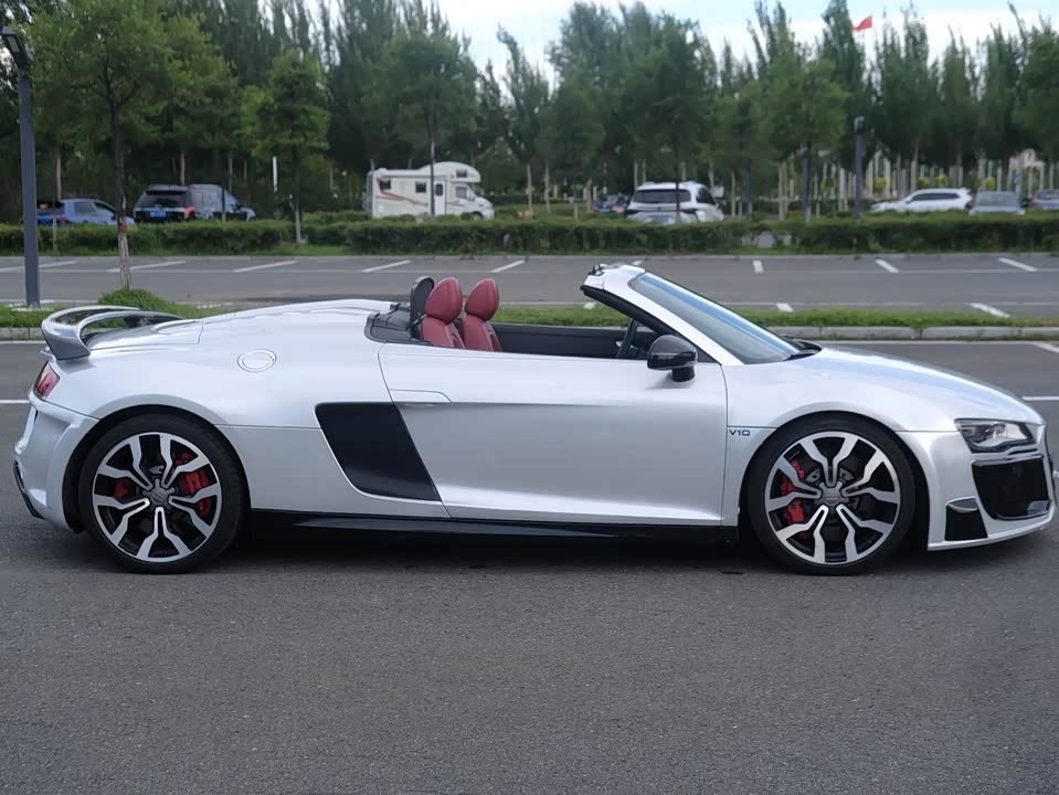 Audi R8