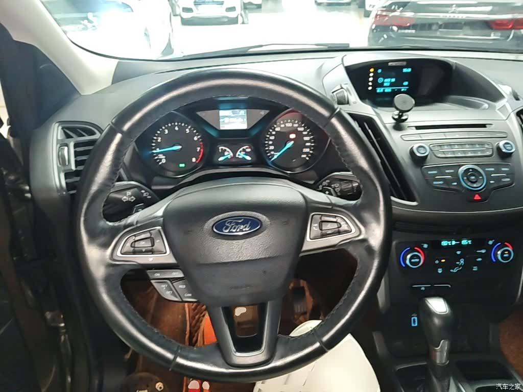 Ford Kuga, 2016 11