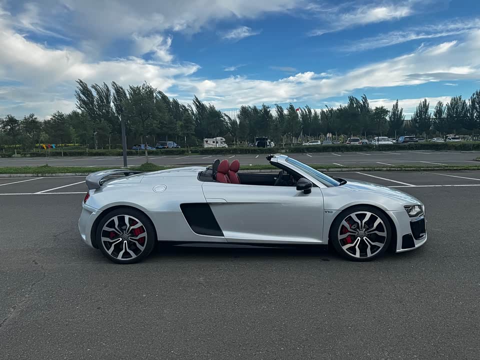 Audi R8
