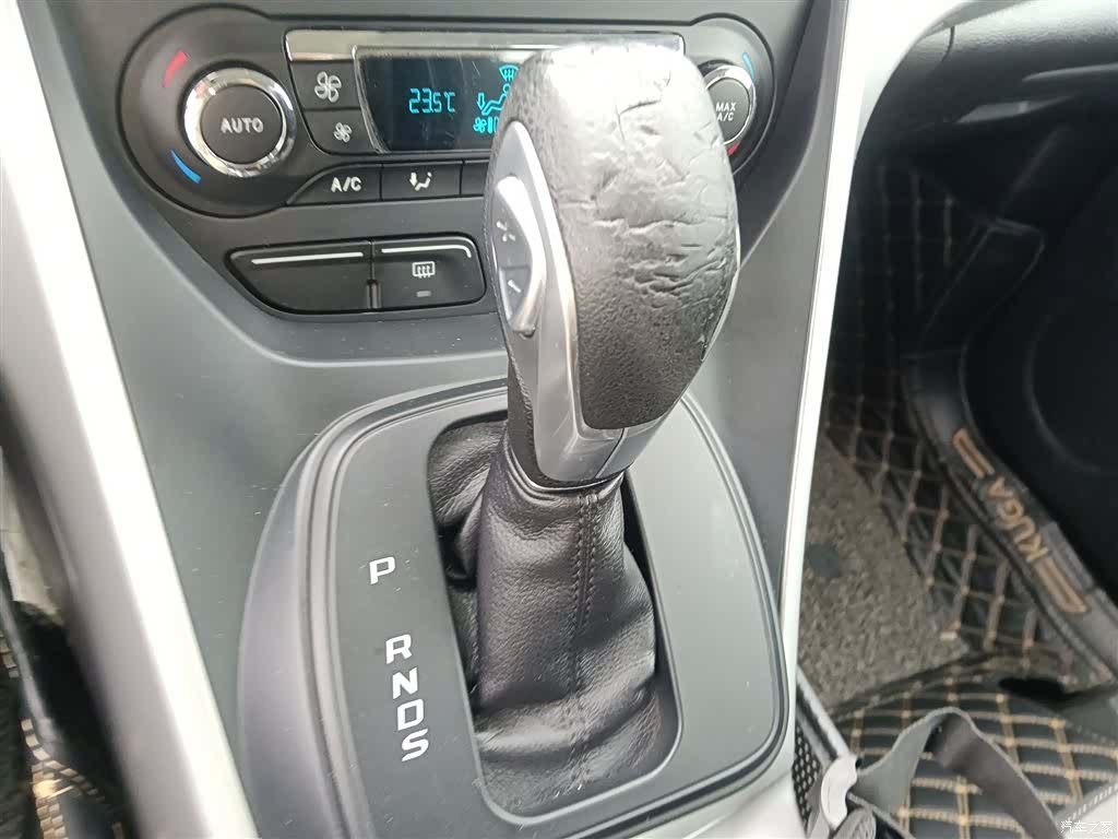 Ford Kuga, 2015 14