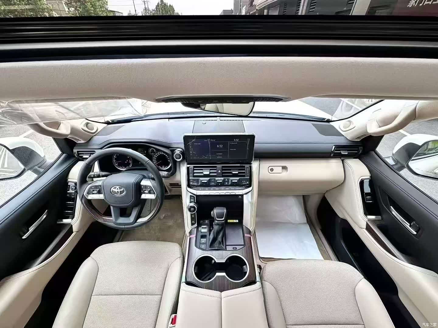 Toyota Land Cruiser, 2025 13