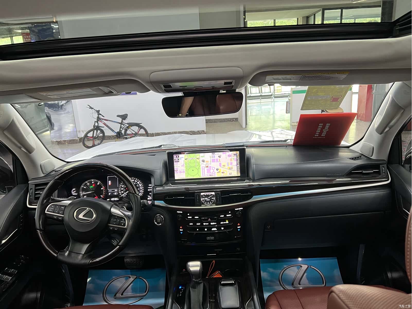 Lexus LX, 2018 8