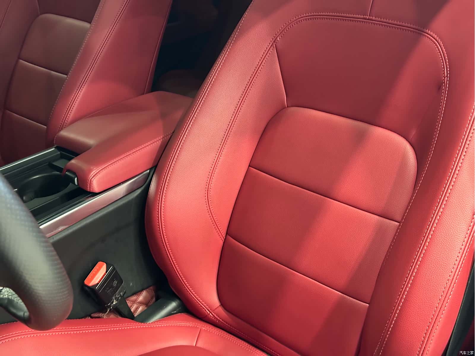 Land Rover XEL, 2021 9