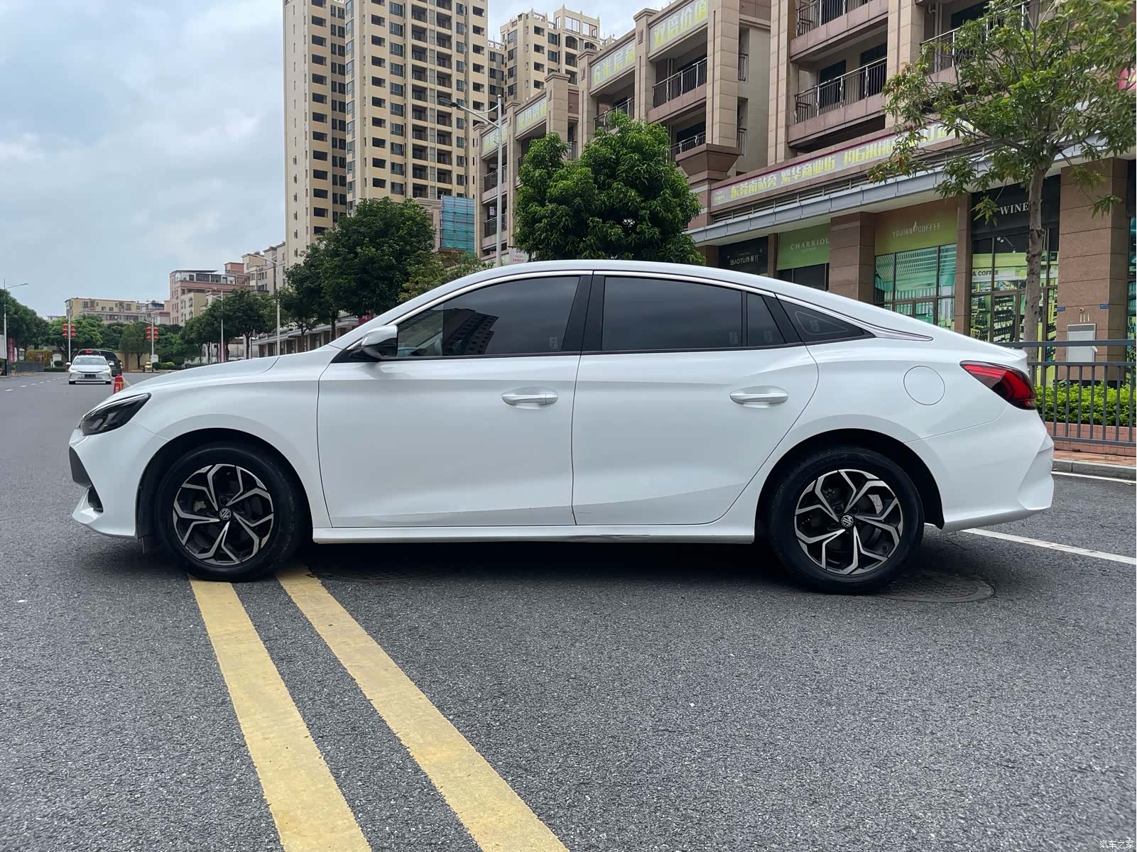MG MG5, 2023 8