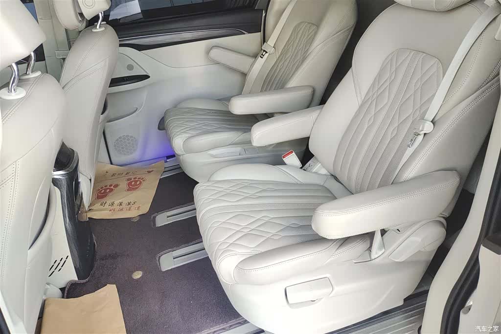 Buick GL8, 2024 11