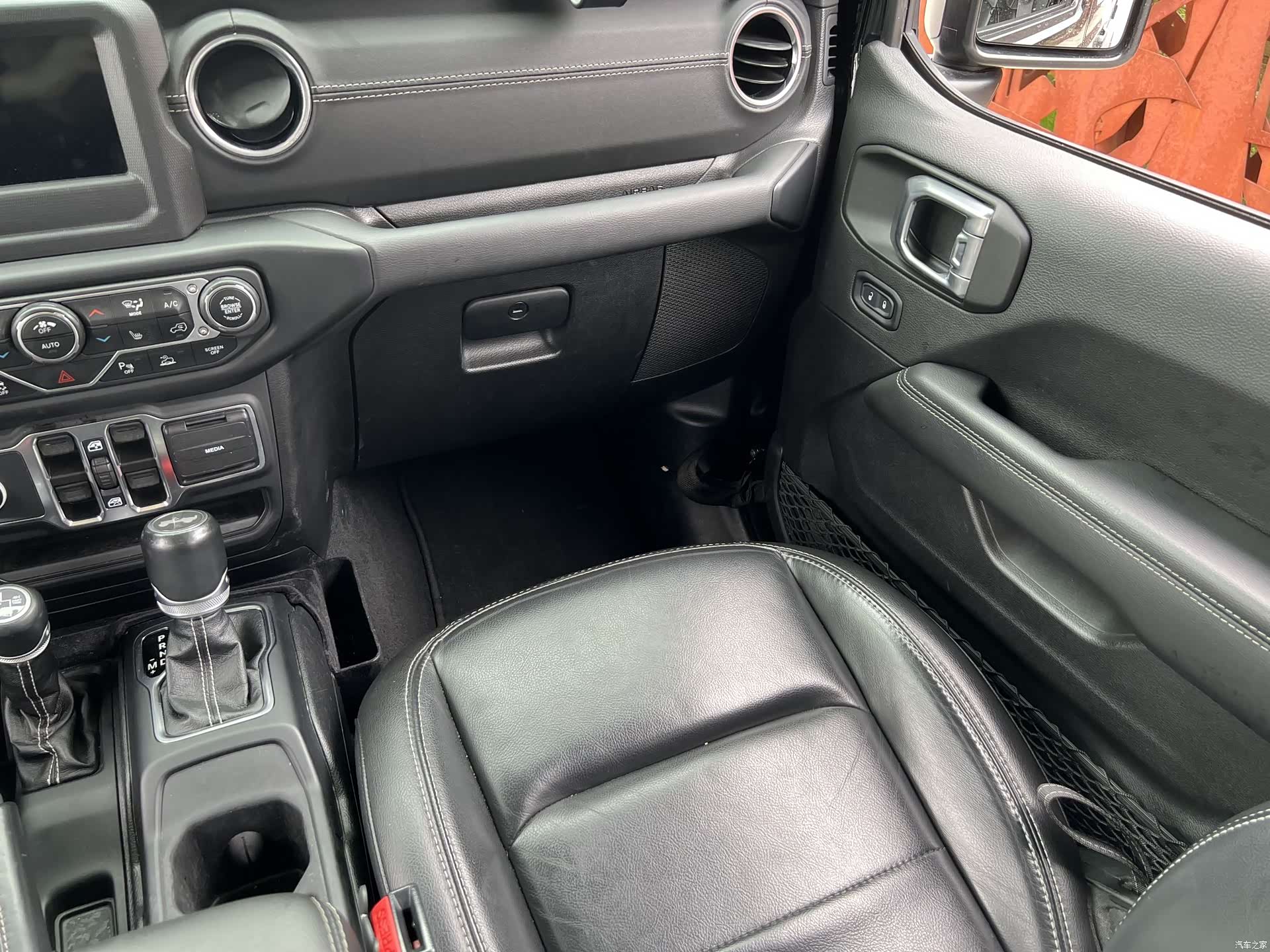 Jeep Wrangler, 2021 19