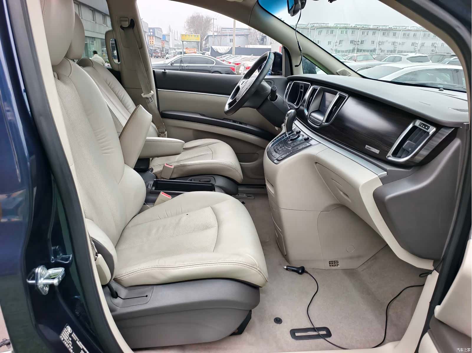 Buick GL8, 2012 16