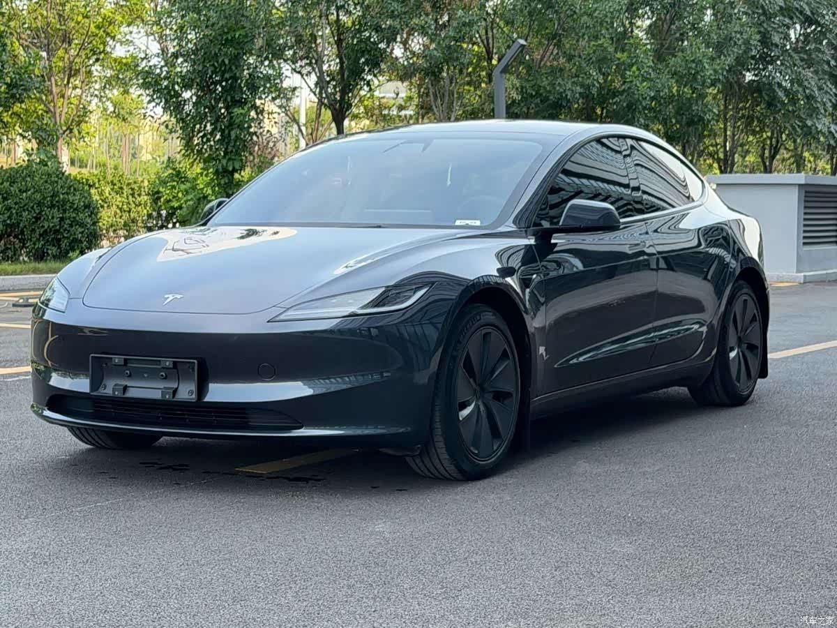 Tesla Model 3, 2025 1