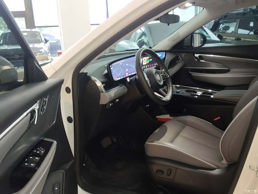 Buick E5, 2025 12